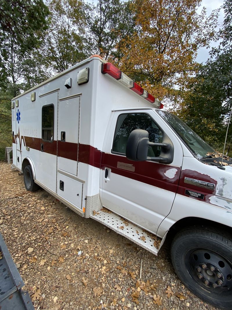 Picture 1/8 of a 2006 FORD SUPER DUTY E-450 AMBULANCE (READY TO CONVERT) for sale in Mount Shasta, California