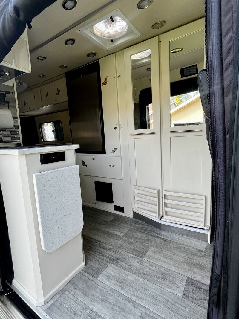 Picture 4/15 of a 2021 Roadtrek Zion 21ft for sale in Mission Viejo, California