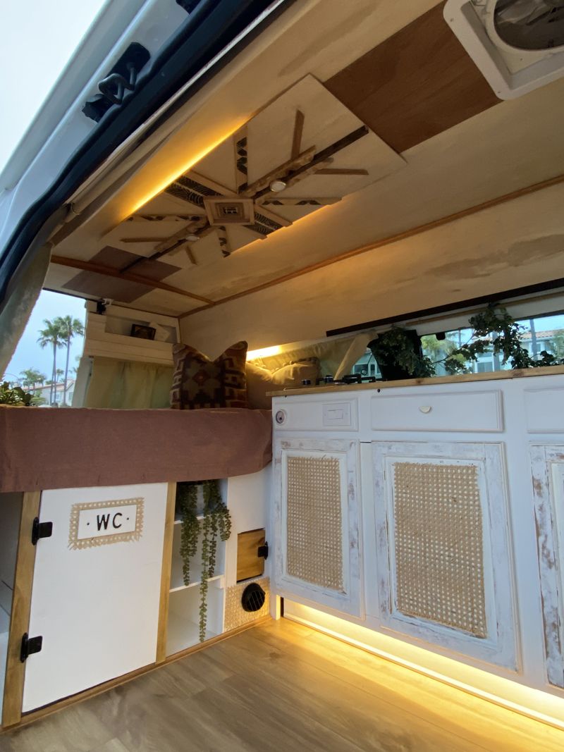 Picture 2/17 of a Super sleek and stealthy fully off grid Econoline  for sale in Long Beach, California