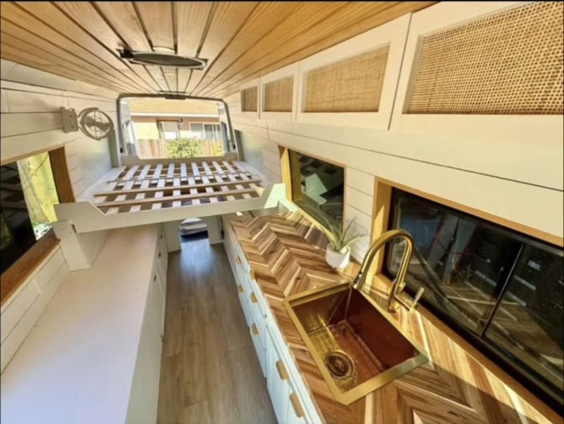 Picture 3/10 of a 2004 Sprinter freightliner for sale in San Clemente, California