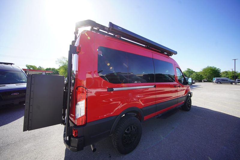 Picture 4/27 of a 2023 Vandoit LIV MR for sale in Blue Springs, Missouri