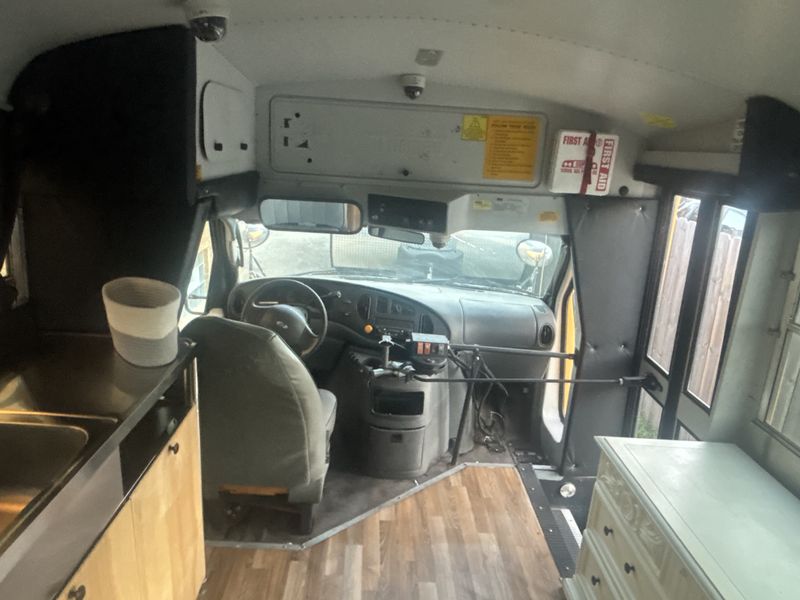 Picture 2/8 of a 2005 Thomas 041MS Cutaway for sale in Homewood, Illinois