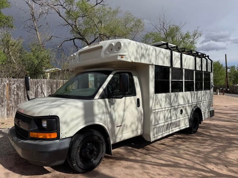 Picture 3/23 of a 2009 Chevy Express 3500 Skoolie for sale in Santa Fe, New Mexico