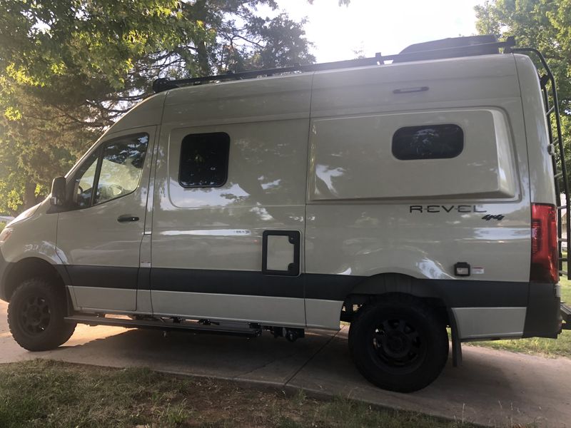 Picture 2/15 of a 2022 Winnebago Revel for sale in Edmond, Oklahoma