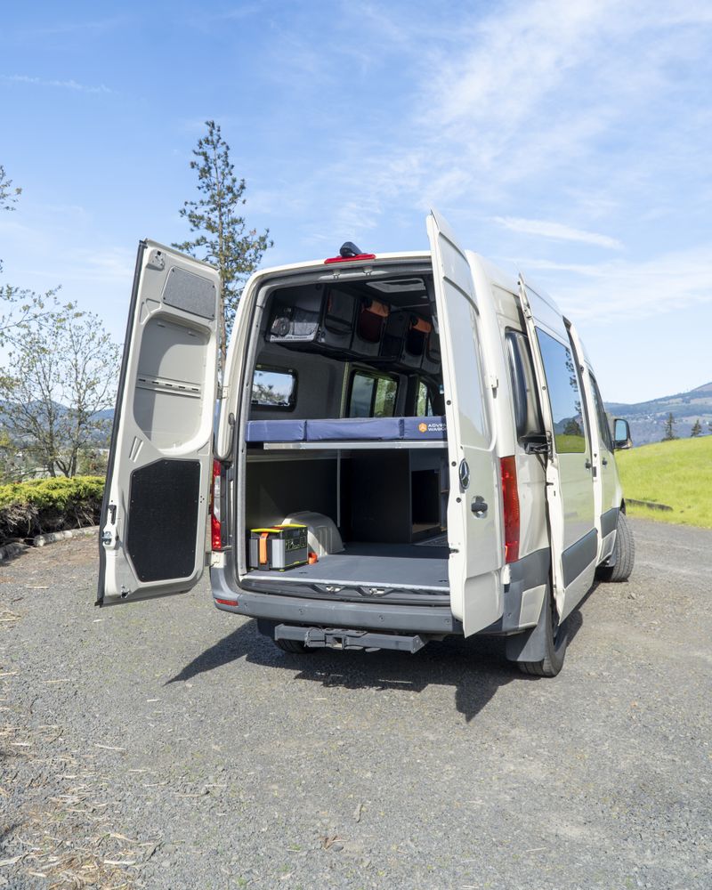 Picture 3/32 of a 2022 Mercedes-Benz Sprinter 144 RWD Adventure Wagon for sale in Hood River, Oregon