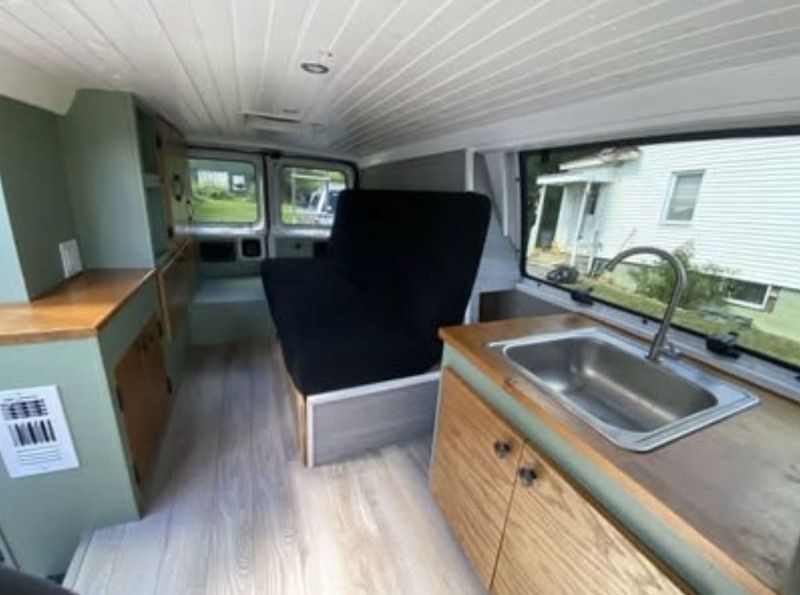 Picture 5/6 of a 2012 Ford E350 Campervan for sale in Hamburg, New Jersey