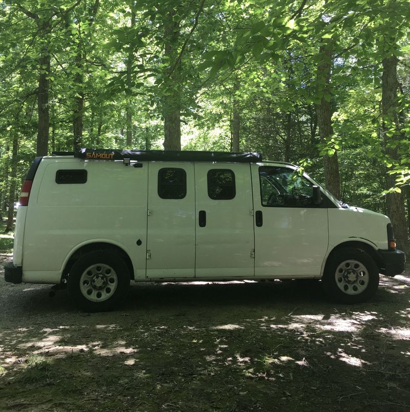 Picture 1/28 of a 2011 Chevy Express 1500 Fully Loaded Campervan for sale in Bowling Green, Kentucky