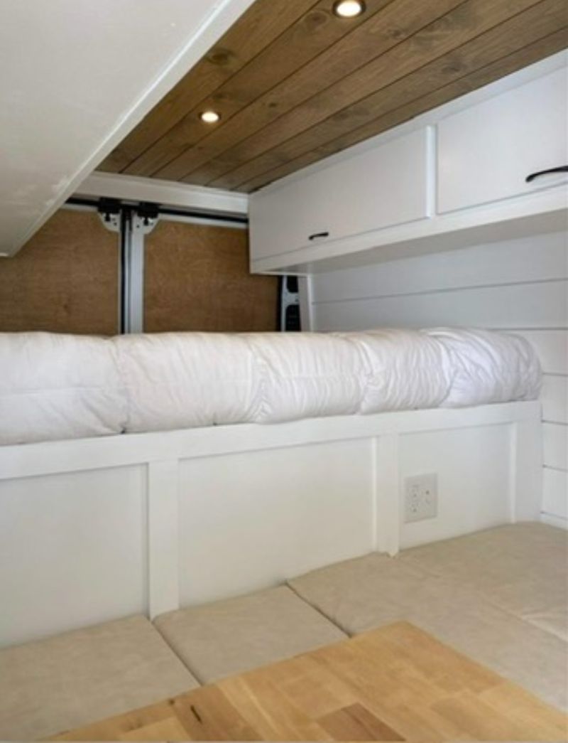 Picture 5/9 of a 2019 Dodge Promaster 3500 159 extended high top for sale in Baltimore, Maryland