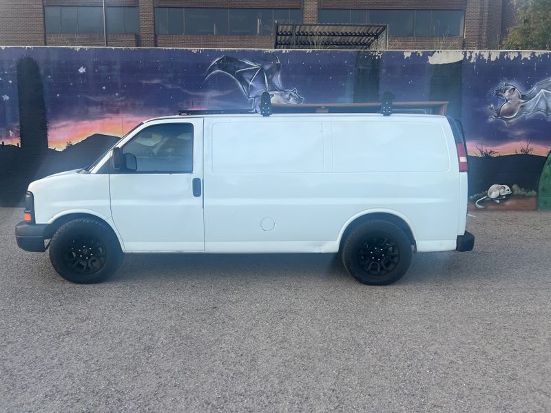 Picture 1/24 of a 2003 Chevy Express 1500 Camper Van for sale in Tucson, Arizona