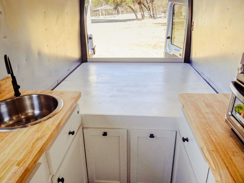 Picture 4/11 of a 2021 Ford Transit 250 AWD for sale in New Braunfels, Texas