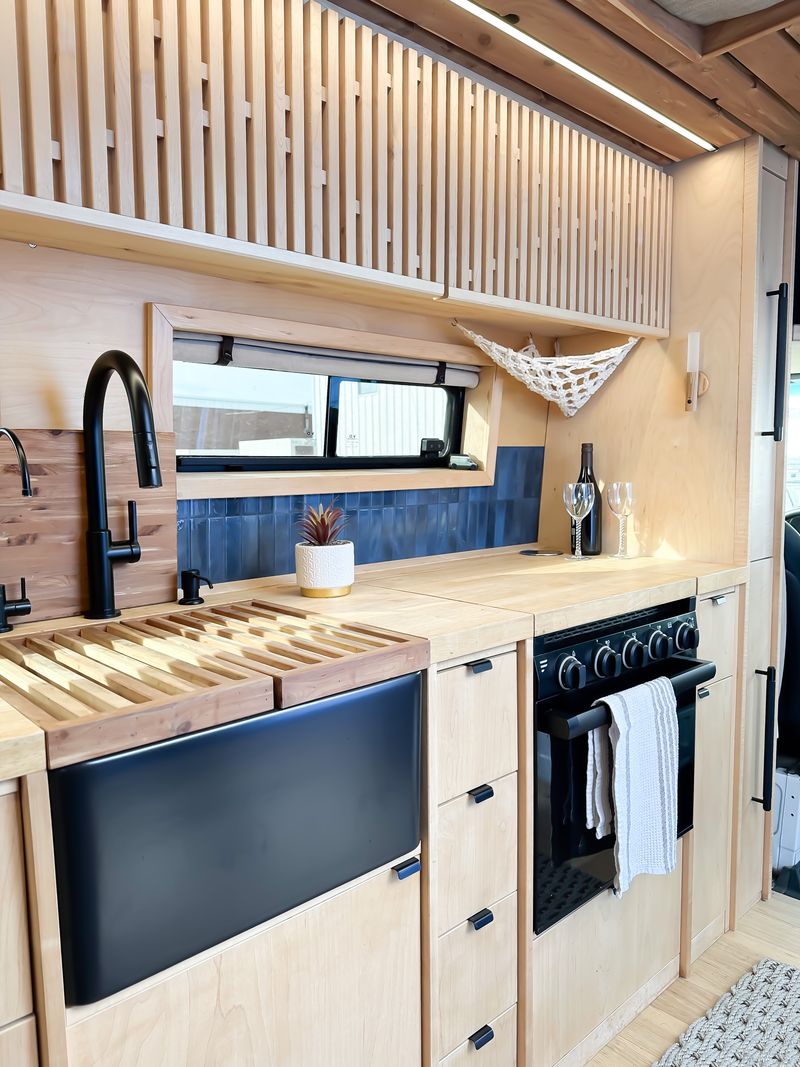 Picture 4/22 of a 2019 Mercedes Benz Sprinter 170 EXT 4x4 for sale in Asheville, North Carolina