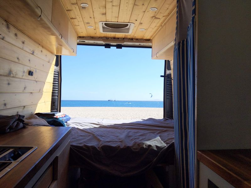 Picture 2/18 of a RAM Promaster 2500 off-grid with Starlink Internet for sale in Culver City, California
