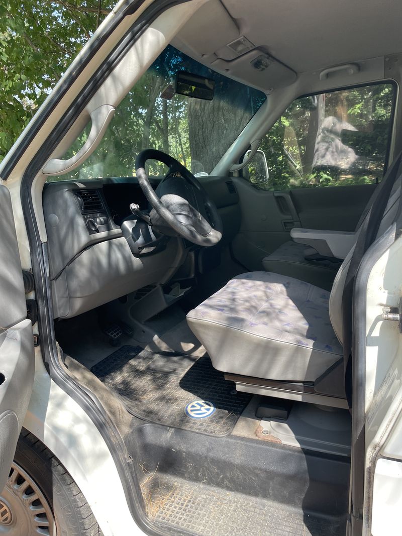 Picture 2/13 of a 1999 Eurovan full camper with extra Captain seat for sale in Brunswick, Maine