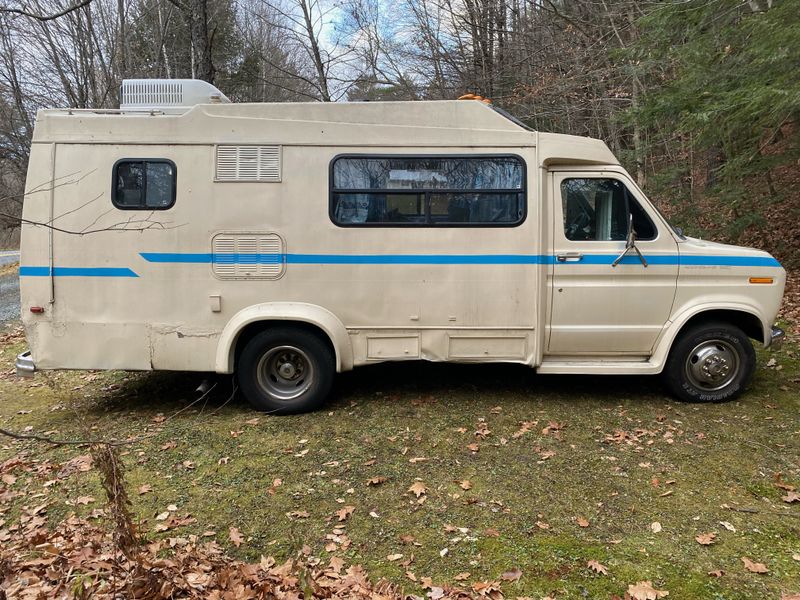 Picture 2/7 of a 1989 Champion TransVan (all fiberglass) for sale in Hartland, Vermont