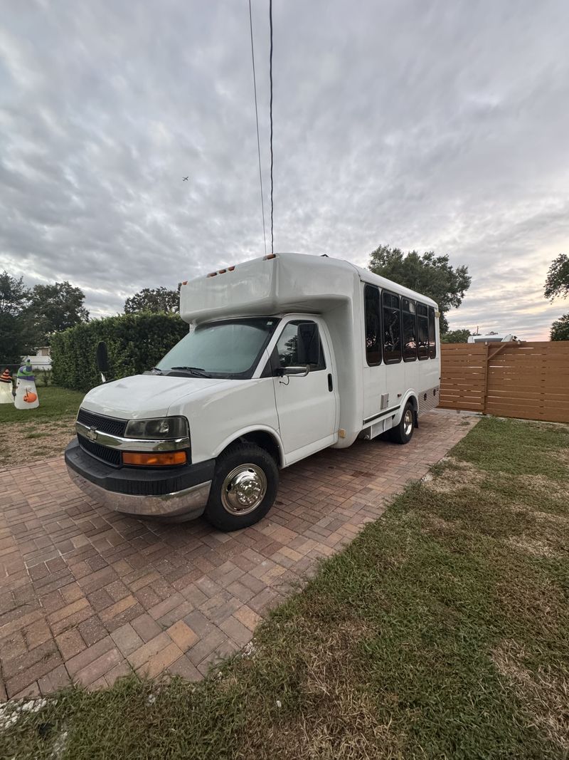 Picture 3/37 of a 2009 Chevrolet Express for sale in Orlando, Florida