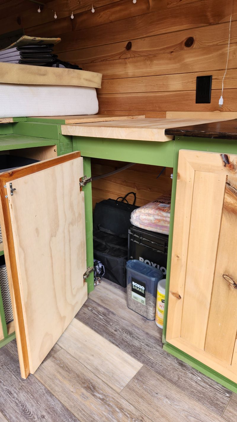 Picture 4/11 of a 2007 Dodge Sprinter 3500 Dually for sale in Leadville, Colorado