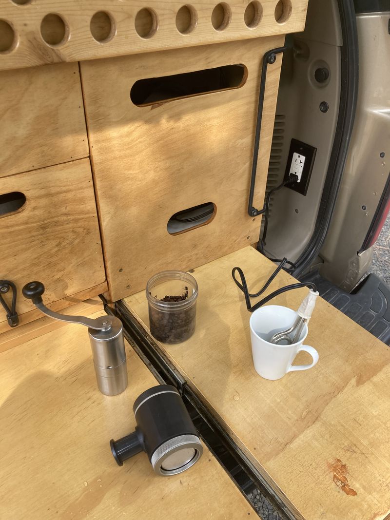 Picture 4/33 of a Chevy 4x4 Suburban 2005 for sale in Sacramento, California