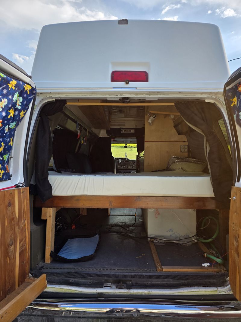 Picture 4/7 of a 2010 Ford e-150 for sale in Petrolia, Pennsylvania