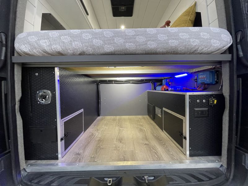 Picture 4/33 of a Luxury 2020 2WD Mercedes Benz Sprinter Conversion for sale in American Fork, Utah