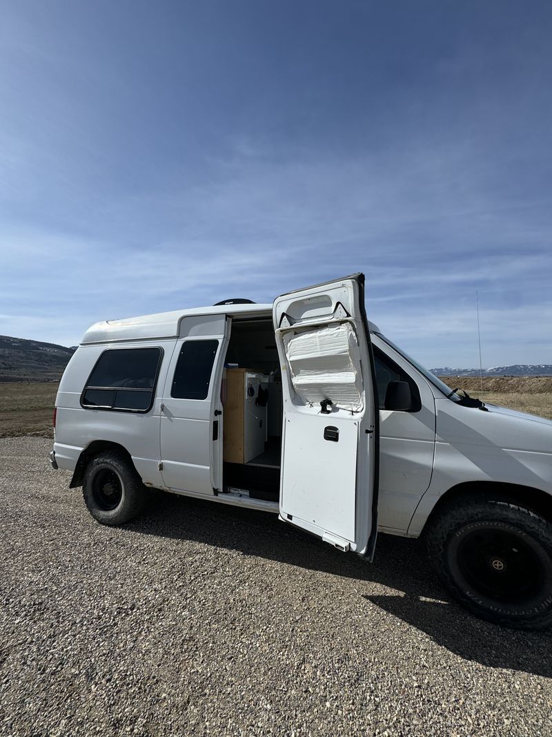 Picture 5/25 of a 2000 Ford E350 Super Duty V10 Triton for sale in Driggs, Idaho