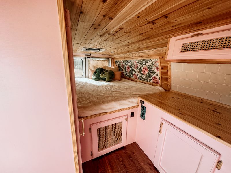 Picture 4/5 of a Camper van for sale in Saylorsburg, Pennsylvania